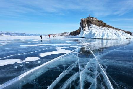 Über den Baikalsee in Sibirien sollen rund 180 Tonnen Gold aus dem Zarenbesitz transportiert worden sein. Denn der See ist i...