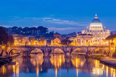 Die Lebensader Roms ist sein Fluss, der Tiber. Er belieferte bereits in der Antike die Stadt mit Wasser. Eine Bootsfahrt übe...