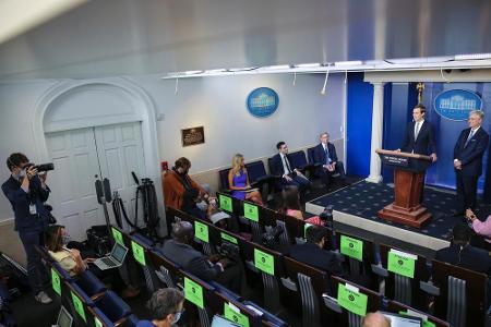 Der Press Briefing Room heißt offiziell James S. Brady Press Briefing Room und dürfte den meisten aus den Nachrichten bekann...