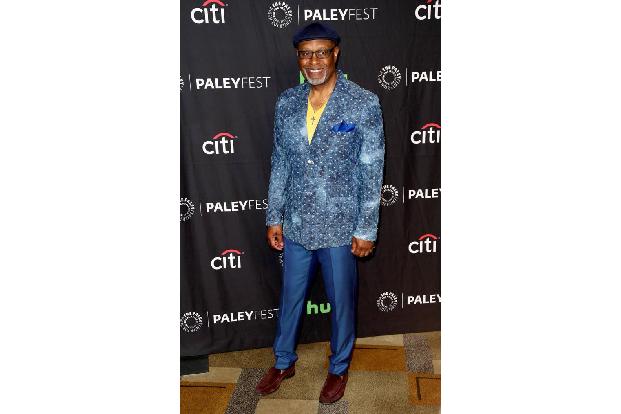 ...löst da eher James Pickens Jr. aus - so einen Look würde man an Dr. Richard Webber in der Serie wohl nie zu sehen bekomme...