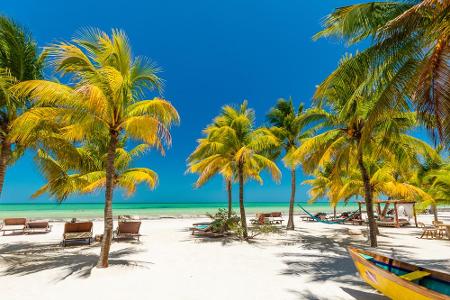 Auf der mexikanischen Insel Isla Holbox warten menschenleere Strände auf die wenigen Urlauber, die sich dorthin verirren. In...