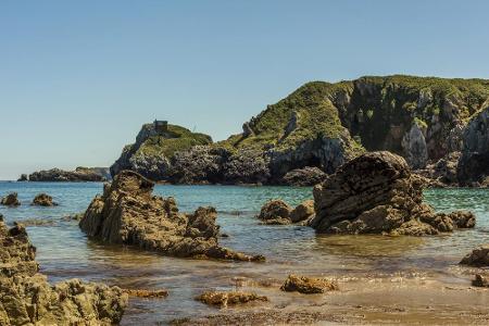 Der Küstenstreifen Val de San Vicente liegt im Norden Spaniens und ist rund 50 Kilometer lang. Neben Burgen und einer atembe...