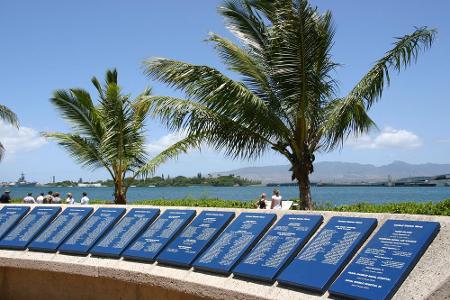 Oahu ist die drittgrößte hawaiianische Insel. Neben der Hauptstadt des US-Bundesstaats Hawaii, Honolulu, und einer florieren...