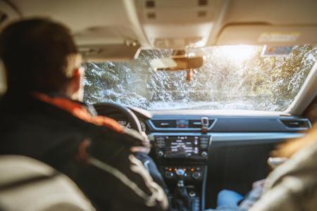 Zusammengefasst: Wer alle erwähnten Standard- und Zusatzfunktionen nutzt, gibt beim Benziner satte 5,05 Euro mehr auf 100 km...
