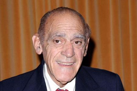 Abe Vigoda wäre dieses Jahr am 24. Februar 100 Jahre alt geworden, starb aber 94-jährig. Der US-Schauspieler machte sich in ...