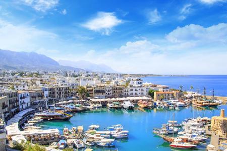 Zypern schnapp sich Rang acht. Zyprioten dürfen 95 Länder bereisen, ohne sich vorher um ein Visum kümmern zu müssen. 32 Nati...