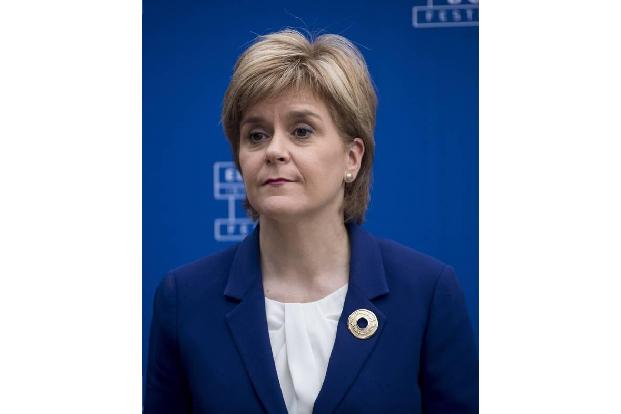 Doch der Tod des gebürtigen Schotten, der sich 'Scotland Forever' auf den Arm hatte tätowieren lassen, berührte auch Politik...