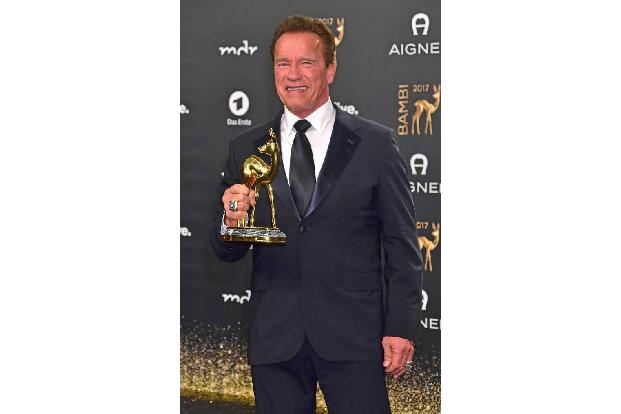 Im vergangenen Jahr musste sich Arnold Schwarzenegger einer Not-OP am offenen Herzen unterziehen, nachdem ein geplanter Rout...