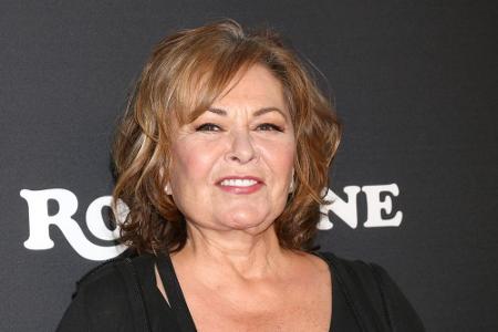 Schauspielerin Roseanne Barr postete 2018 ein Foto, auf dem sie eine Donald-Trump-Mütze trägt. Außerdem betonte sie - wie Tr...