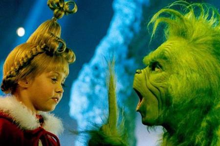 Ebenso schwer macht es Jim Carrey seinem Umfeld. Wird die kleine Cindy Lou (Taylor Momsen) das Herz des giftgrünen Weihnacht...