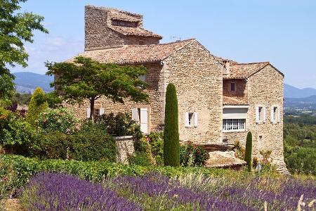 Wildromantisch geht es in diesem Chalet in der Provence zu