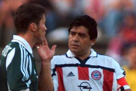 Nach der Karriere fällt Diego, hier beim Abschiedsspiel für Lothar Matthäus im Jahr 2000, endgültig in ein tiefes Loch. Erst...