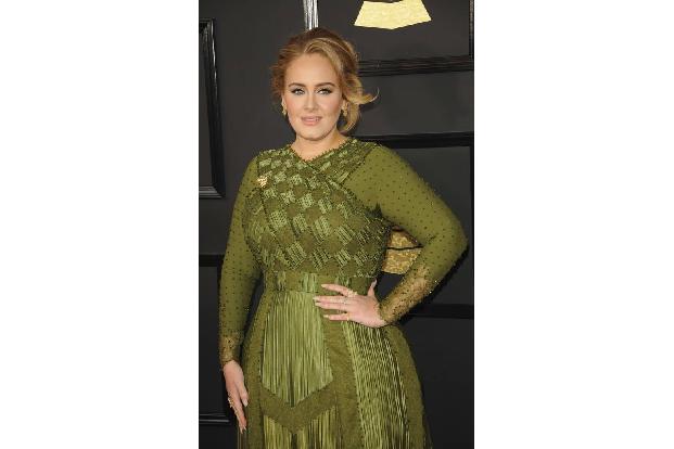Adele ist ohnehin ein privater Mensch — bei ihr verwunderte es also gar nicht, dass sie versuchte, ihre Schwangerschaft ohne...