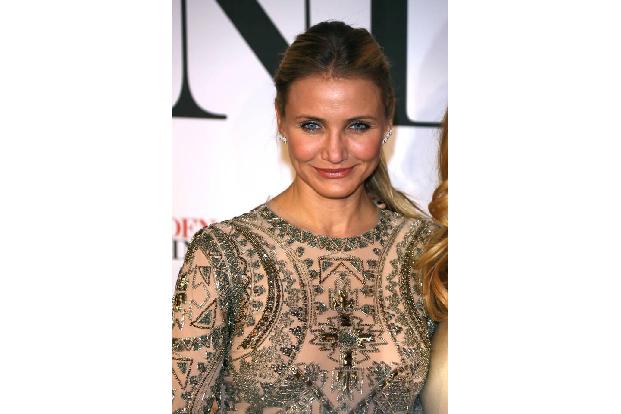 Eine verspätete Neujahrs-Überraschung hatte Cameron Diaz am 3. Januar für ihre Fans parat: Sie und ihr Mann Benji Madden ver...