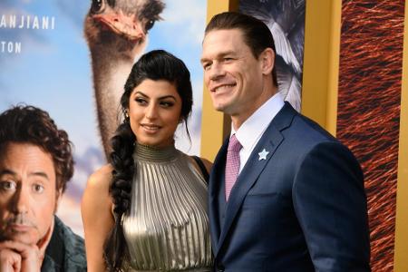 Ein Jahr nach ihrem ersten Auftritt als Paar schritten US-Profi-Wrestler John Cena und Shay Shariatzadeh im Oktober in Flori...