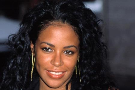 2001 kam Sängerin Aaliyah bei einem Flugzeugabsturz mit 22 Jahren ums Leben. Ihre Szenen in 