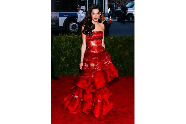 ...Menschenrechtsanwältin Amal Clooney sowie Donatella Versace haben die Ehre. Unter dem vielleicht etwas kontroversen Thema...