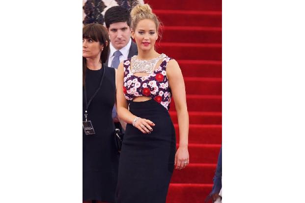 ...in die Fußstapfen von Jennifer Lawrence, Gong Li, Marissa Mayer und Wendi Murdoch. 'China: Through The Looking Glass' lau...
