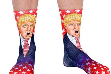 Das perfekte Trump-Outfit runden natürlich erst diese formvollendeten Socken ab. Dazu noch die passende 