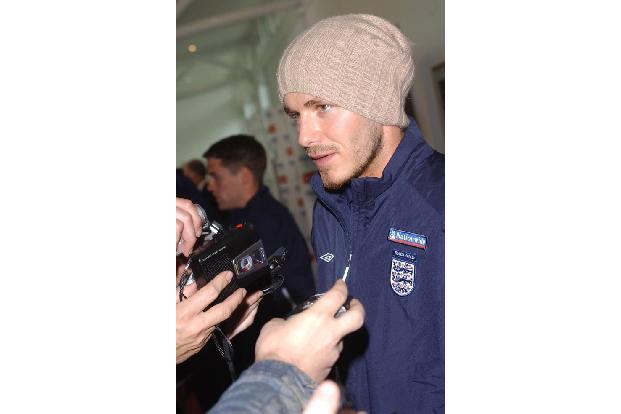 ...zwei Jahre zuvor hatte sie ihren Spice Boy geheiratet. David Beckham, damaliger Fußball-Star bei Manchester United und im...