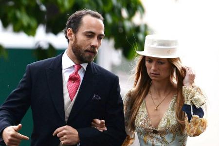 Herzogin Kates (38) Bruder James Middleton (33) musste seine Hochzeit mit der Französin Alizee Thevenet verschieben. Vor all...