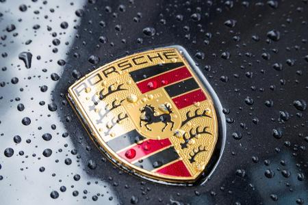 In Stuttgart gibt es mit Porsche noch einen zweiten berühmten Autobauer. Die Zuffenhausener sponsorten in den vergangenen Ja...