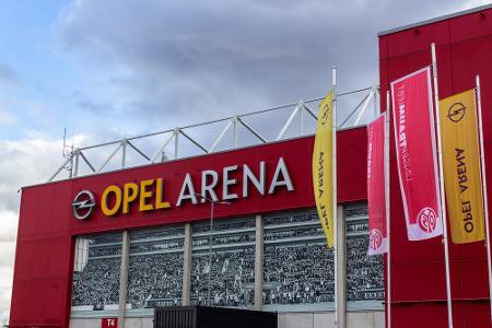 Seit 2016 trägt Mainz 05 seine Heimspiele in der Opel Arena aus. Der Konzernsitz Rüsselsheim ist nur wenige Kilometer entfer...