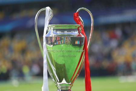 ... die UEFA Champions League. 53 Millionen pro Jahr kostet es Nissan, als einer der acht Hauptsponsoren des wichtigsten Tit...