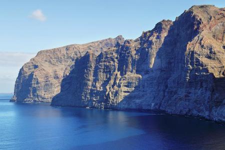 Im Westen der Kanareninsel Teneriffa ist die Steilküste Acantilados de Los Gigantes. Übersetzt bedeutet das so viel wie: 