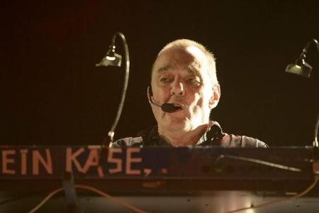 Dave Greenfield, der mehr als 45 Jahre Keyboarder der britischen Punkband The Stranglers war, starb am 3. Mai an Folgen eine...