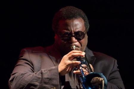 Er war der Meister an der Trompete: Wallace Roney. Die Jazzlegende infizierte sich mit dem Coronavirus und überlebte die Cov...