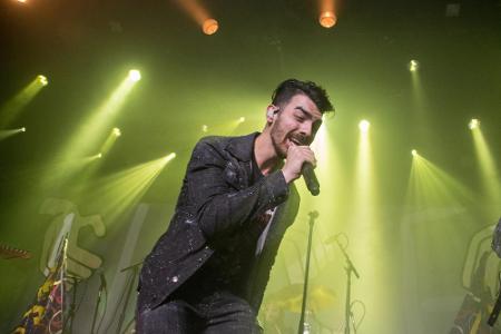 Joe Jonas (28), Sänger der Jonas Brothers, sagte in einem Interview, dass er mit eben jenen 20 Jahren seine Unschuld verlor....