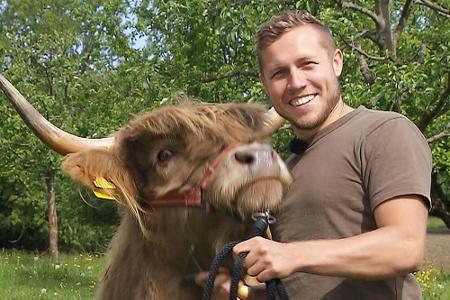 Der 24-jährige Patrick arbeitet neben seinem Studium (Wirtschaftsingenieurwesen) auf dem Rinderhof seiner Familie. 