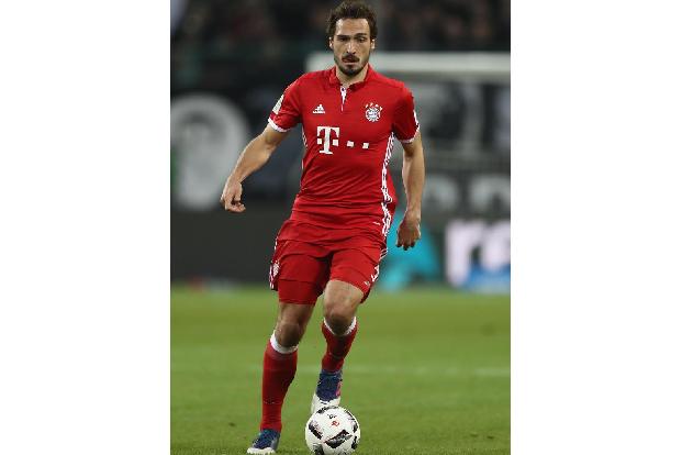 Neuzugang Mats Hummels trägt ab 2016 (vorerst) das Bayern-Rot auf dem Heimtrikot statt das Dortmunder Schwarz-Gelb.