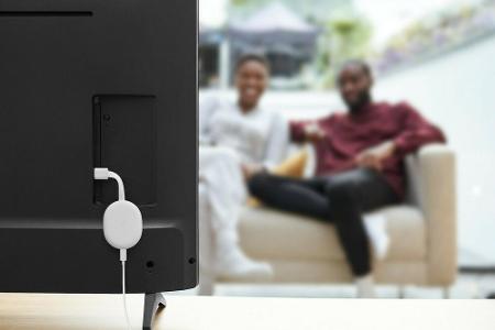 Unter anderem mit dem Chromecast von Google können Nutzer beispielsweise Inhalte von YouTube und Netflix auch direkt auf ält...