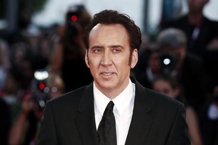 Auch der 53-jährige Filmstar Nicolas Cage hat es geschafft, sein Vermögen zu verprassen. Teure Immobilien, Luxusautos und Ku...