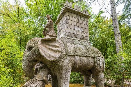Sacro Bosco: Skulptur eines Kriegselefanten