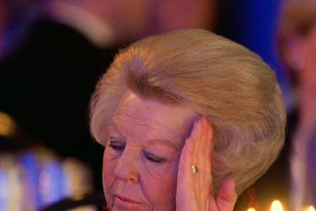 Die Ex-Königin der Niederlanden, Beatrix (77), musste 2013 den Tod ihres Sohnes Prinz Friso verkraften. Er wurde 2012 beim S...