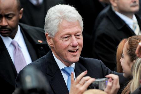 Auch sein Vorgänger Bill Clinton unterschrieb mit links. Insgesamt acht US-Präsidenten waren bisher Linkshänder.