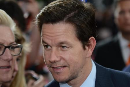... sowie Schauspieler Mark Wahlberg. Ein Hoch auf alle Linkshänder!