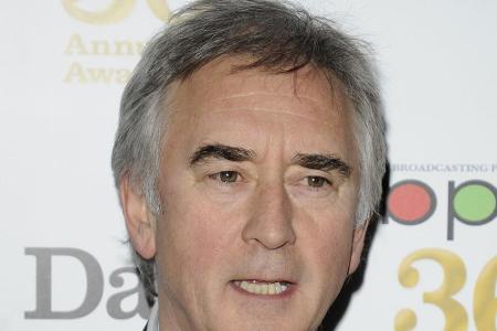 Familienbande innerhalb der Saga: Denis Lawson, der in den alten Teilen Luke Skywalkers Kumpel Wedge Antilles spielte, ist E...