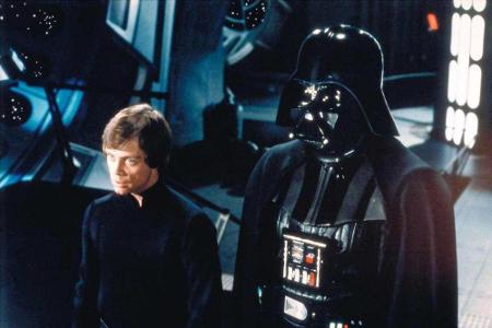 Keiner der Schauspieler wusste bis kurz vor dem Dreh der berühmten Szene, dass Darth Vader der Vater von Luke Skywalker ist....