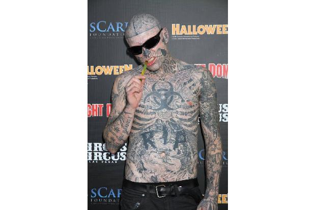 Zombie Boy, wie Rick sich als Künstler nannte, wurde tot in seiner Wohnung im kanadischen Montreal aufgefunden. Die Polizei ...