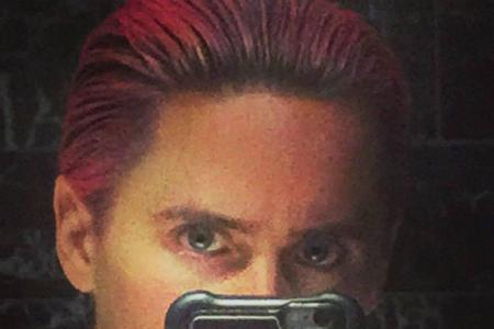 Jared Leto ist für seinen außergewöhnlichen Kleidungsstil bekannt. Natürlich darf da auch die ein oder andere crazy Haarfarb...