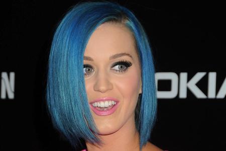 Katy Perry hat bereits alle Haarfarben durch. Die meisten kennen und lieben sie aber mit ihrer schwarzen Mähne.