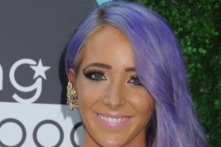 YouTuberin Jenna Marbles hat alles durch: rot, grün, blau und lila...