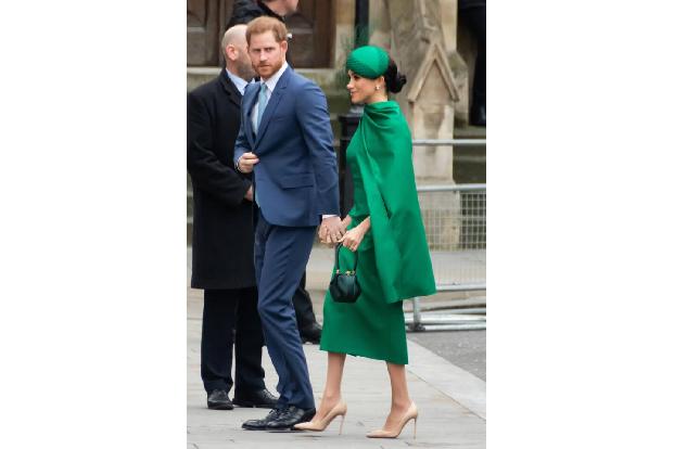 Harry und Meghan wollen mit ihrer Stiftung 'Archewell' (ihr Sohn heißt Archie) Gutes tun. Was genau mit der gemeinnützigen O... Harry und Meghan wollen mit ihrer Stiftung 'Archewell' (ihr Sohn heißt Archie) Gutes tun. Was genau mit der gemeinnützigen O...