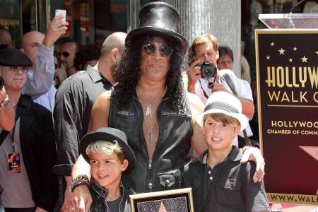Saul Hudson, besser bekannt als Guns N' Roses-Gitarrist Slash, entschied sich für eine Weltstadt: Sein Sohn (rechts im Bild)...