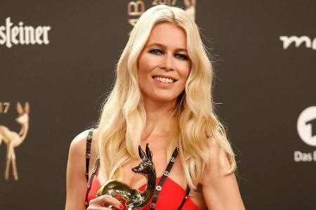 Bei der Bambi-Verleihung 2017 wurde Claudia Schiffer mit dem goldenen Rehkitz in der Kategorie 