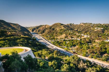 Wer eher am Rande der Filmmetropole L.A. wohnen möchte, zieht es mit hoher Wahrscheinlichkeit nach Brentwood. In dem gehoben...